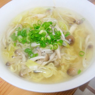 鶏むね肉で本格鶏だし☆鶏肉スープのシンプルラーメン